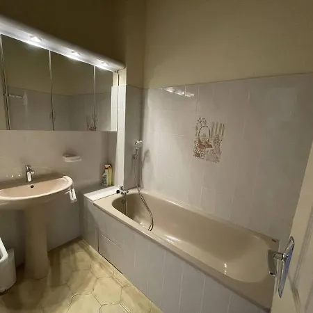 Villa T3 Avec Garage, Terrasse, Piscine Et Wifi - 6 Couchages A Saint-cyprien, Proche Et Commerces - Fr-1-106-89